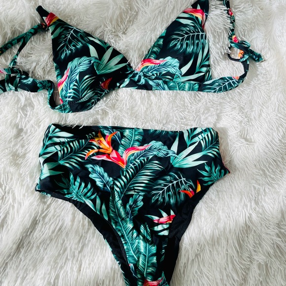 NWOT 2 piece bikini set offers welcomed - Picture 2 of 3